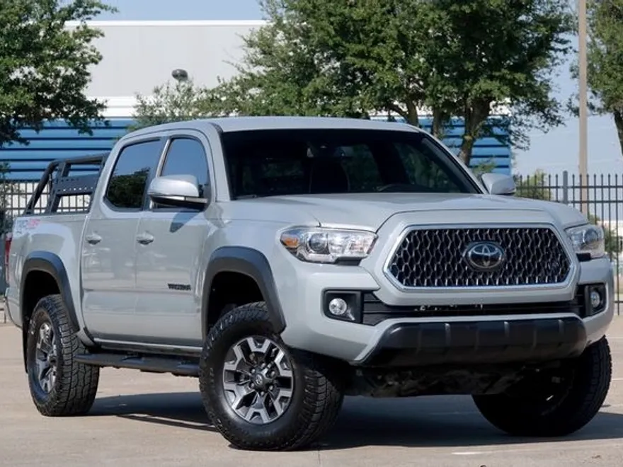 2019 Toyota Tacoma TRD Off-Road photo 1