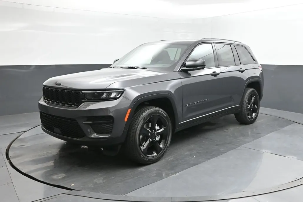 2025 Jeep Grand Cherokee Altitude X photo 1