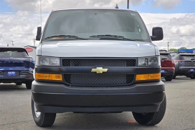 2025 Chevrolet Express Cargo Van photo 1