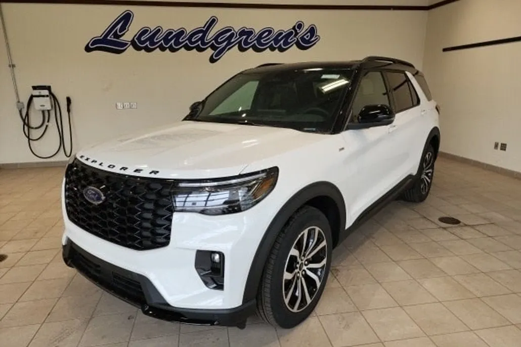 2025 Ford Explorer ST-Line photo 1