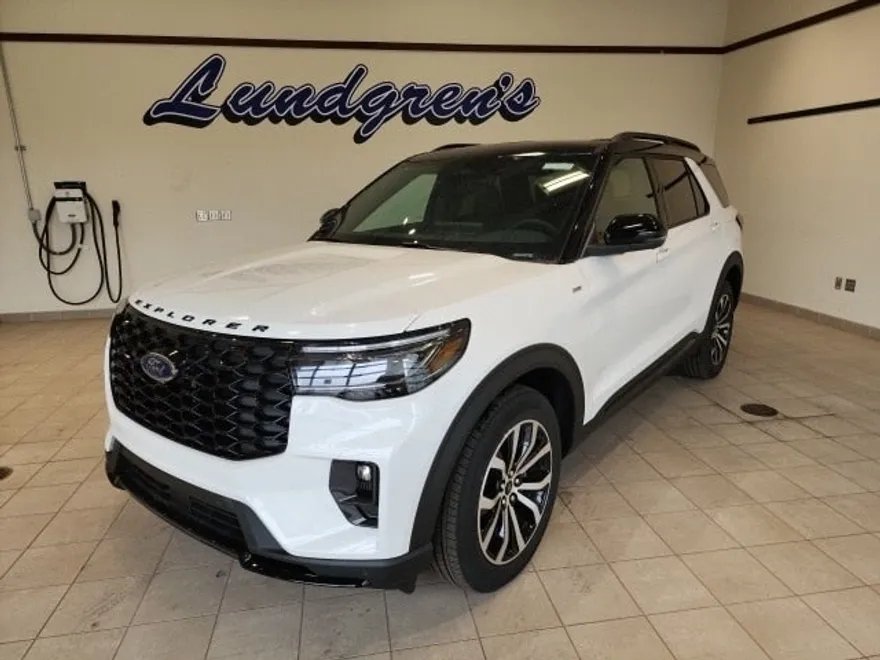 2025 Ford Explorer ST-Line photo 1