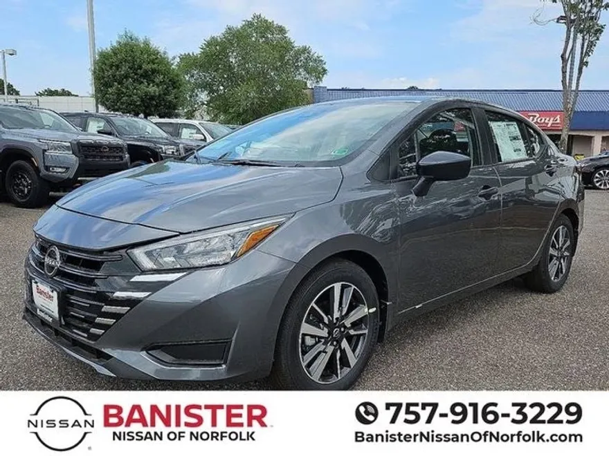 2025 Nissan Versa 1.6 S photo 1