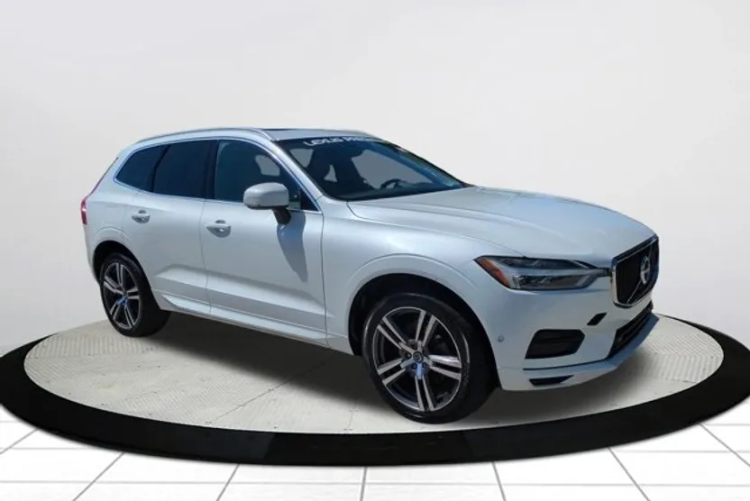 2019 Volvo XC60 T5 Momentum photo 1