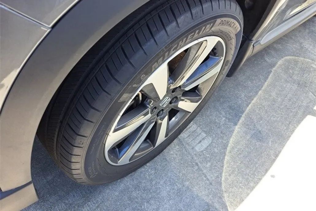 2025 Honda Pilot Touring photo 1