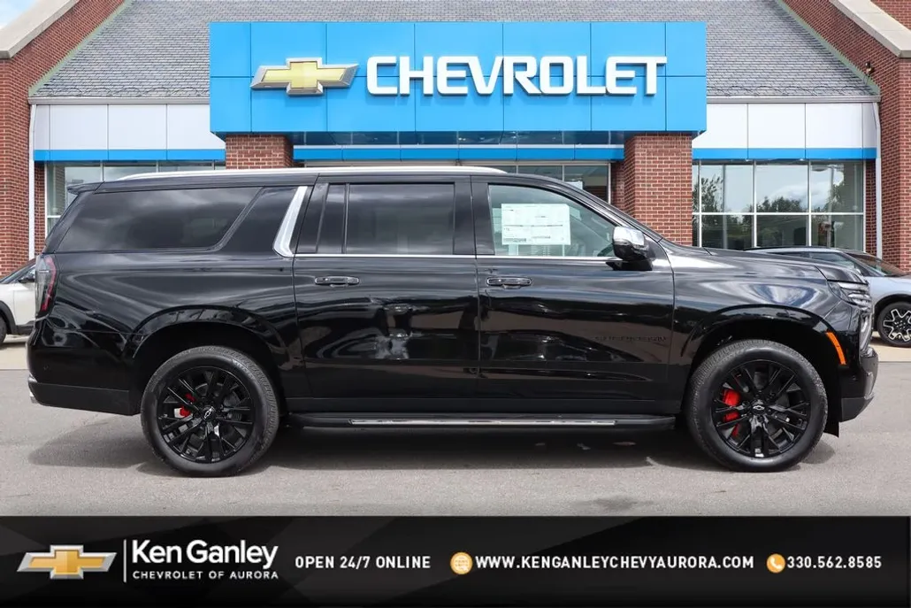 2025 Chevrolet Suburban Premier photo 1