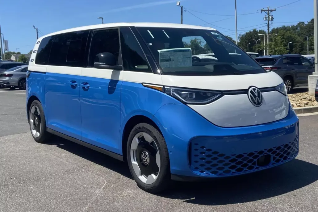 2025 Volkswagen ID. Buzz Pro S photo 1