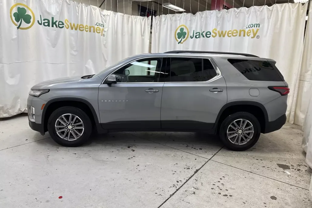 2024 Chevrolet Traverse Cloth 1LT photo 1