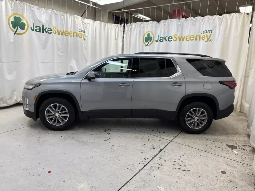 2024 Chevrolet Traverse Cloth 1LT photo 1