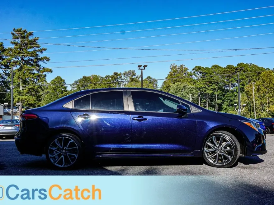 2022 Toyota Corolla LE photo 1