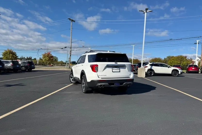 2020 Ford Explorer Platinum photo 1