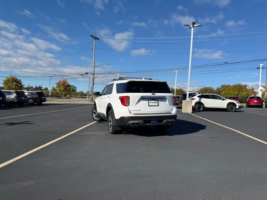 2020 Ford Explorer Platinum photo 1