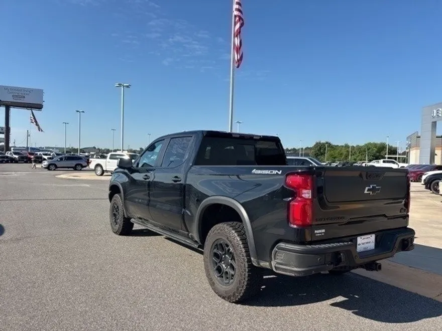 2024 Chevrolet Silverado 1500 ZR2 photo 1