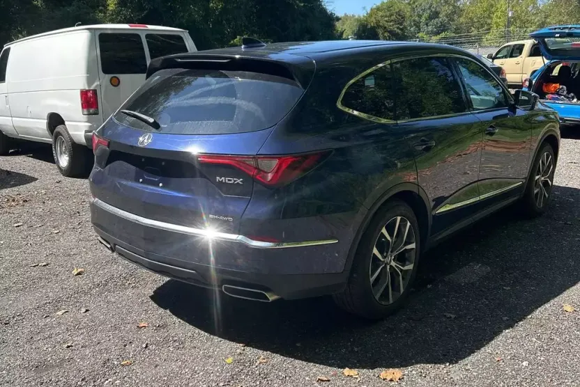 2022 Acura MDX Technology SH-AWD photo 1