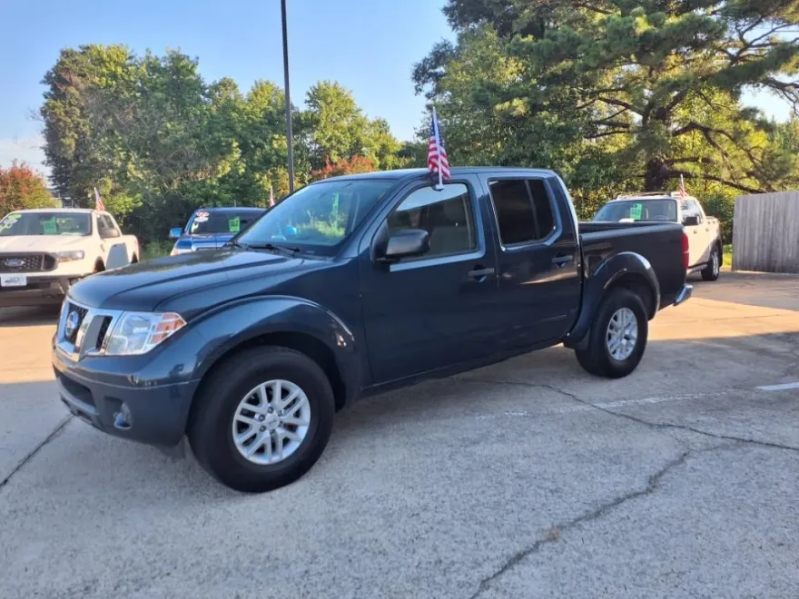 2019 Nissan Frontier SV photo 1