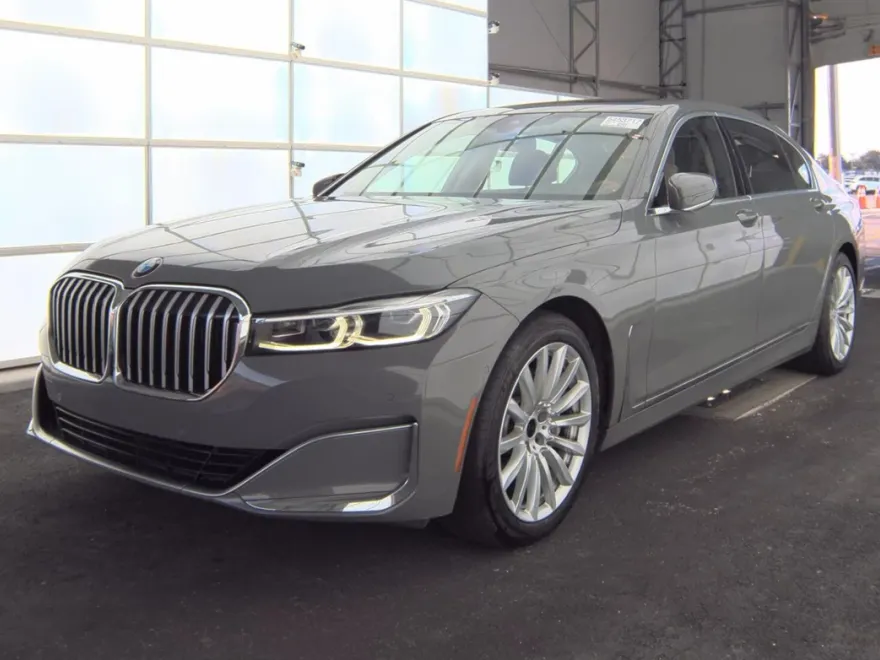 2022 Bmw 740i photo 1