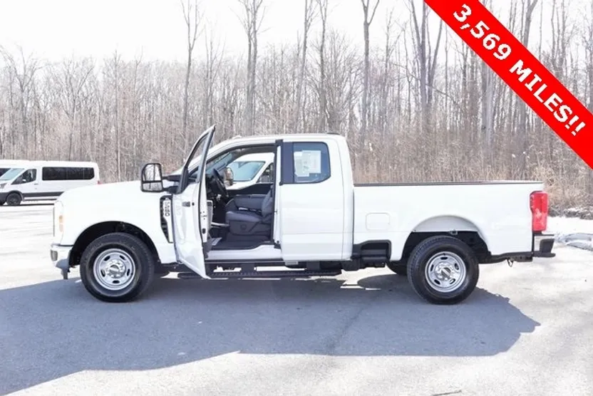 2023 Ford F-250 photo 1