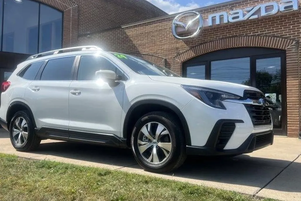 2024 Subaru Ascent Premium photo 1