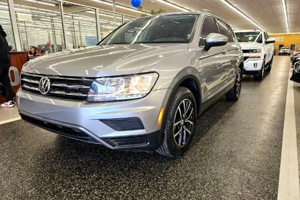 2021 Volkswagen Tiguan SE photo 1