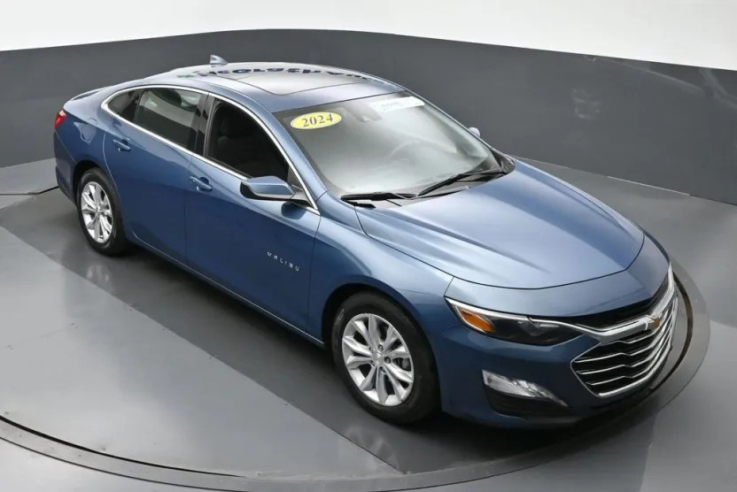 2024 Chevrolet Malibu 1LT photo 1