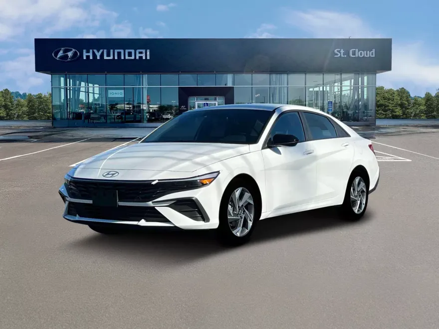 2025 Hyundai Elantra SEL Sport photo 1