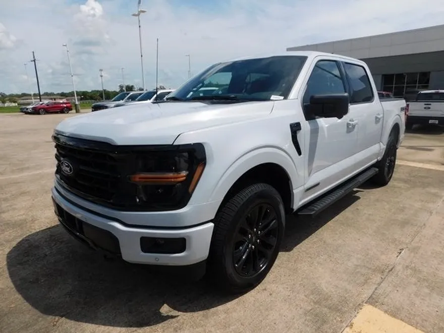 2025 Ford F-150 XLT photo 1