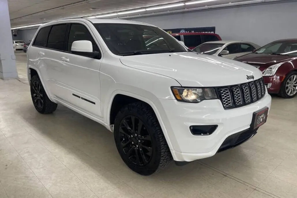2018 Jeep Grand Cherokee Altitude photo 1