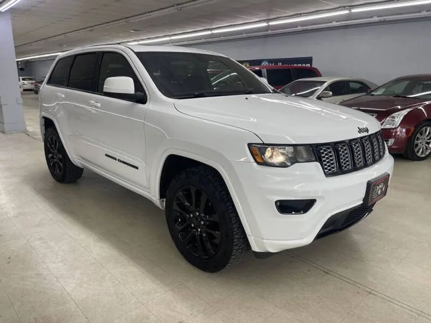 2018 Jeep Grand Cherokee Altitude photo 1