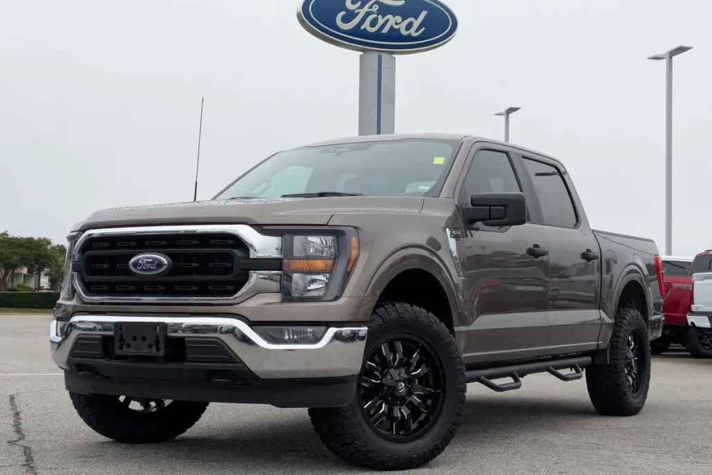 2023 Ford F-150 XLT photo 1