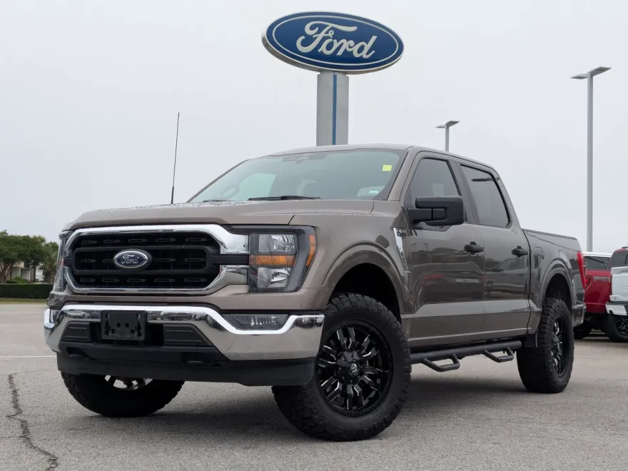 2023 Ford F-150 XLT photo 1