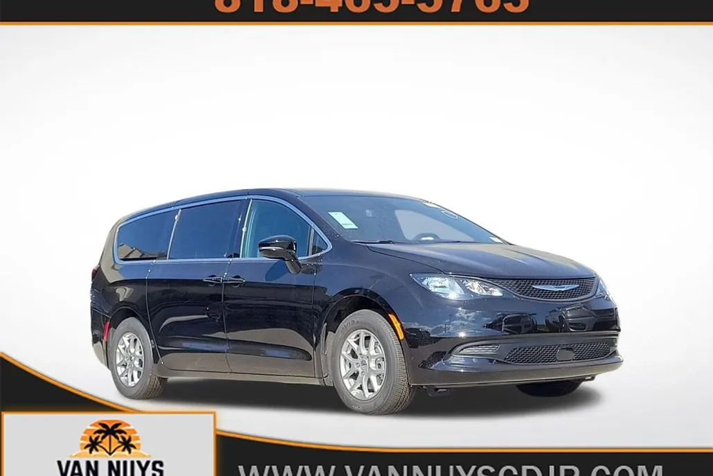 2025 Chrysler Voyager LX photo 1