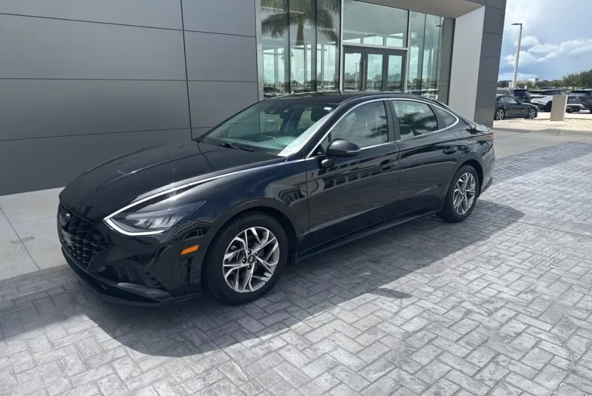 2021 Hyundai Sonata SEL photo 1