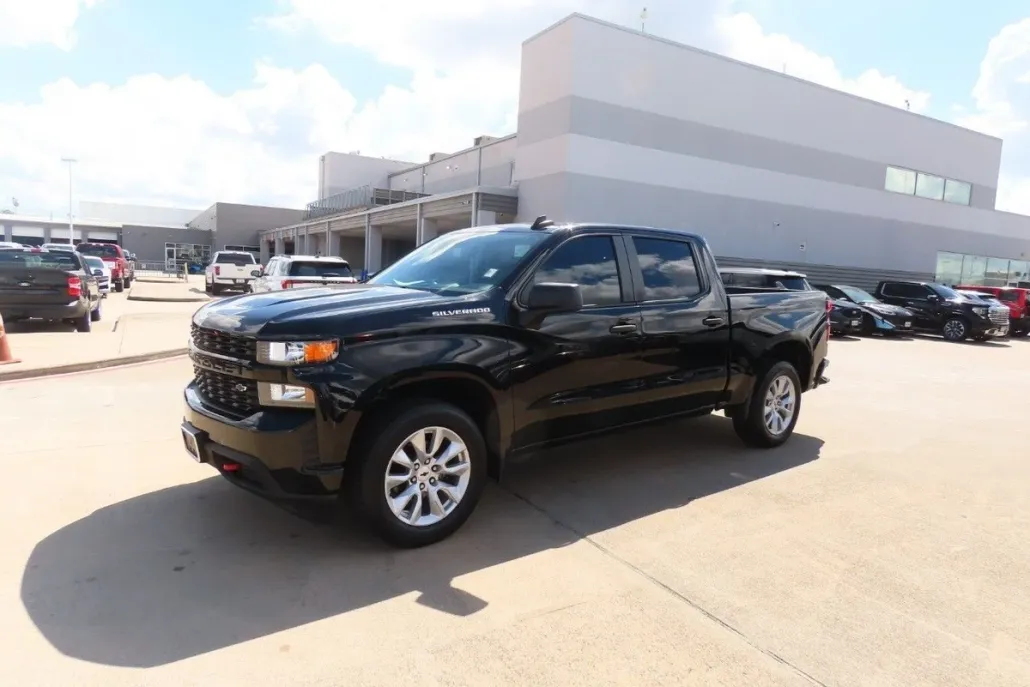 2022 Chevrolet Silverado 1500 Custom photo 1