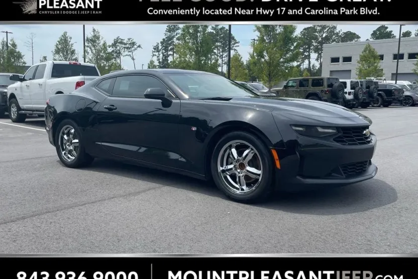 2020 Chevrolet Camaro 1LT photo 1