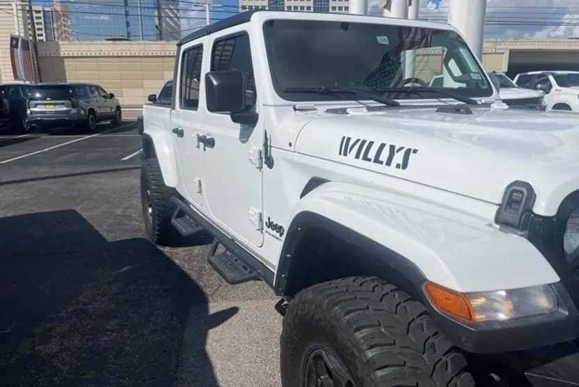 2023 Jeep Gladiator Willys photo 1