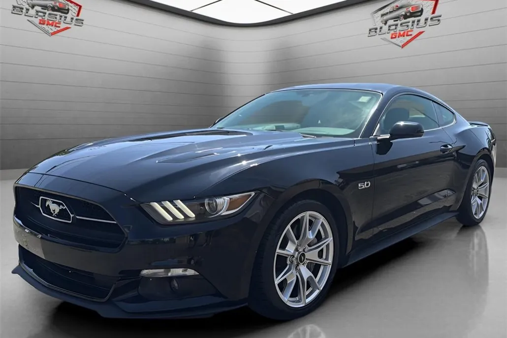2015 Ford Mustang GT Premium photo 1