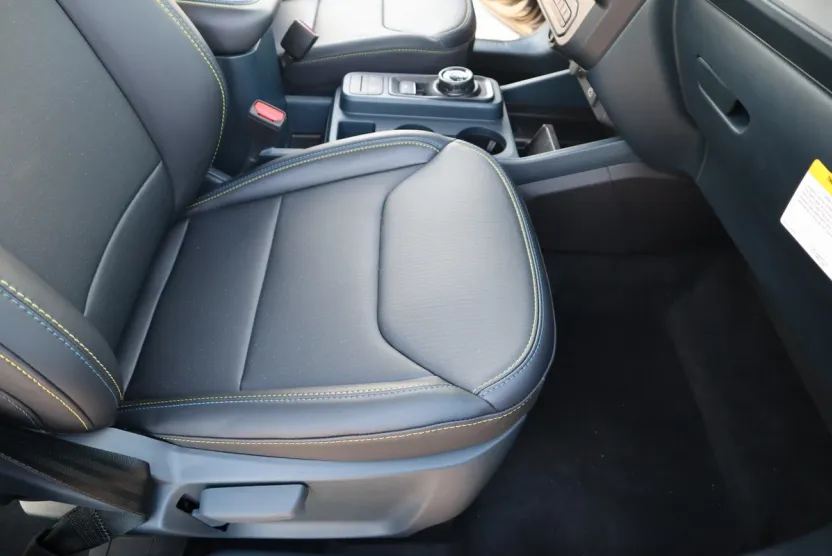 2025 Ford Maverick photo 1