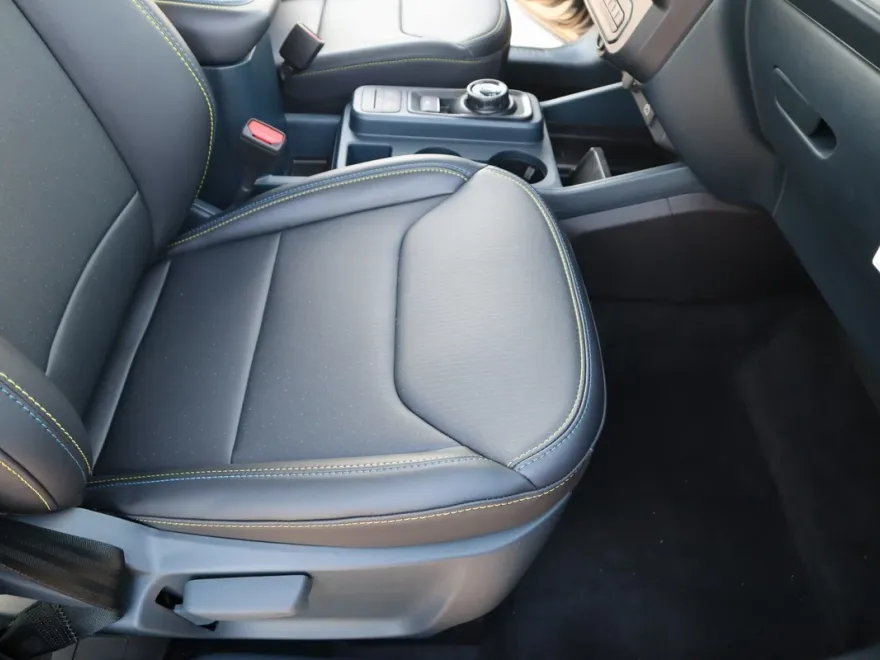 2025 Ford Maverick photo 1
