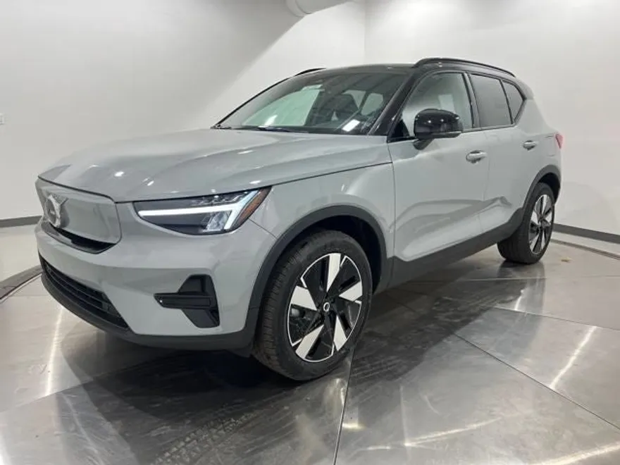 2024 Volvo XC40 Recharge Twin Core photo 1