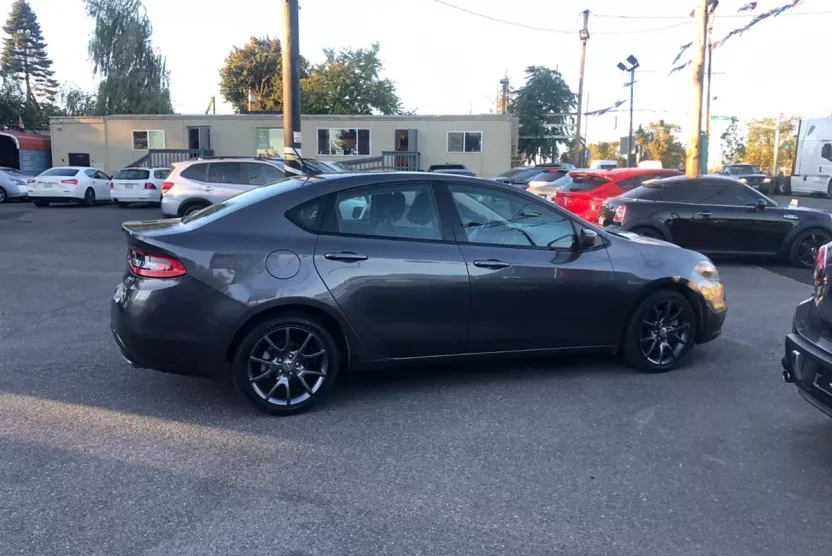2016 Dodge Dart SXT photo 1