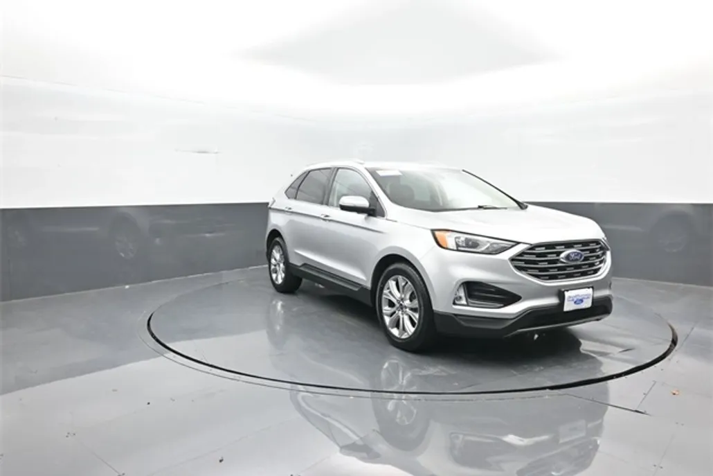 2019 Ford Edge Titanium photo 1