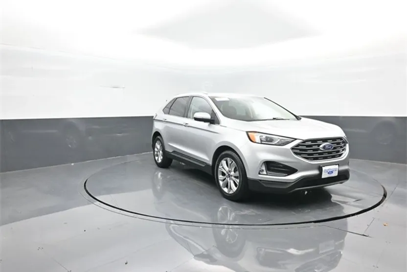 2019 Ford Edge Titanium photo 1
