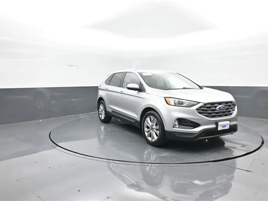 2019 Ford Edge Titanium photo 1