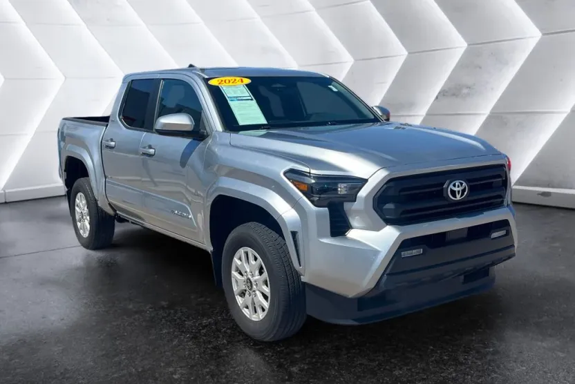 2024 Toyota Tacoma SR5 photo 1