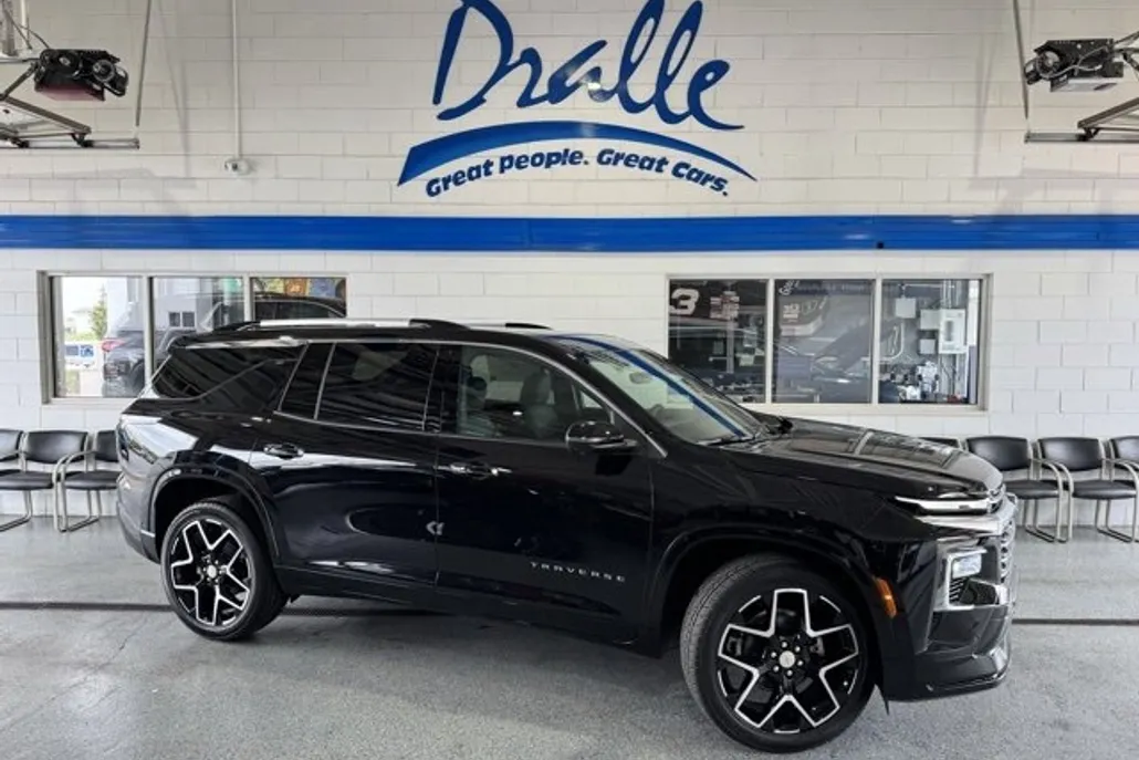 2025 Chevrolet Traverse High Country photo 1