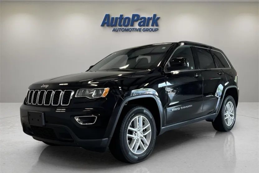2017 Jeep Grand Cherokee Laredo photo 1
