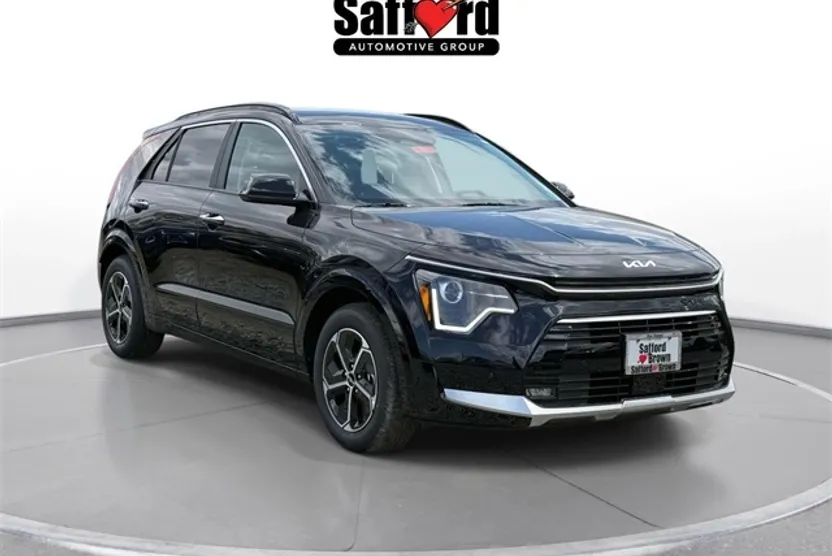 2025 Kia Niro SX photo 1