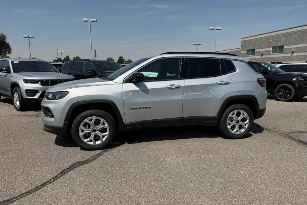 2025 Jeep Compass Latitude photo 1