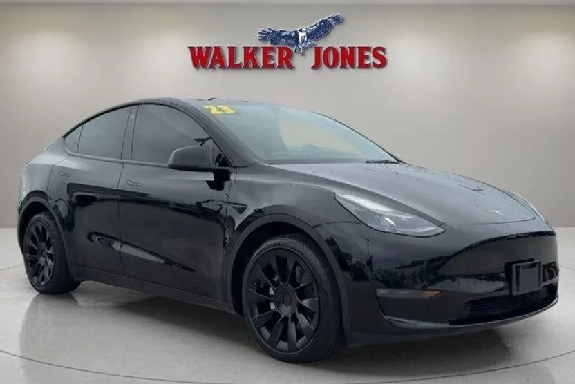 2023 Tesla Model Y Long Range photo 1