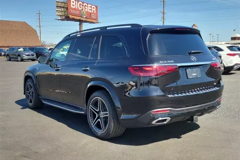2025 Mercedes Benz GLS 450 4MATIC photo 3