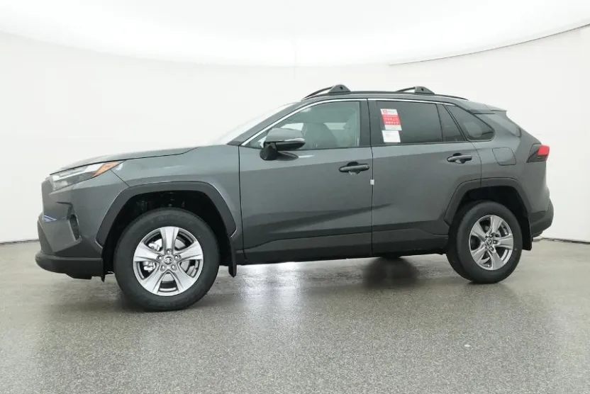 2025 Toyota RAV4 XLE photo 1